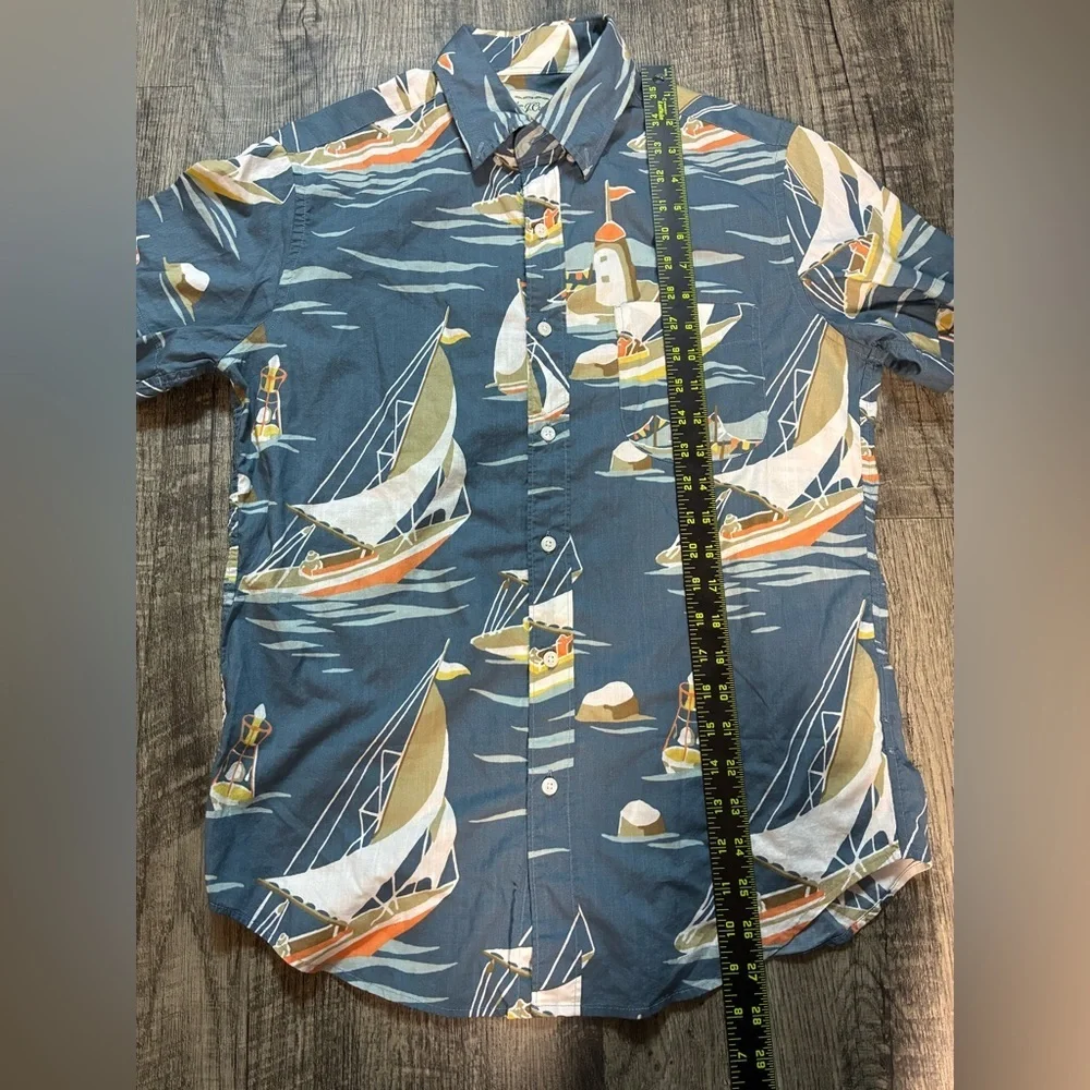 J Crew Shirt Mens Small Blue Hawaiian Boat Sailing Fishing Beach Ocean